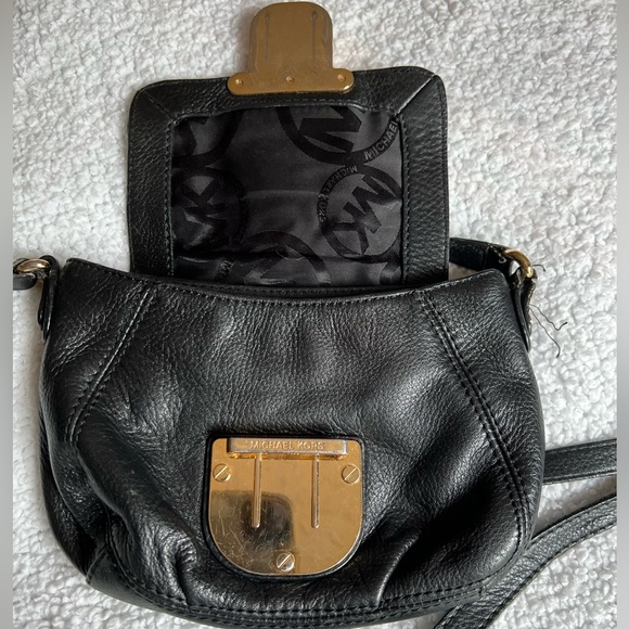 🖤 MICHAEL KORS Charleston crossbody mini bag Black gold Buckle - Picture 3 of 10